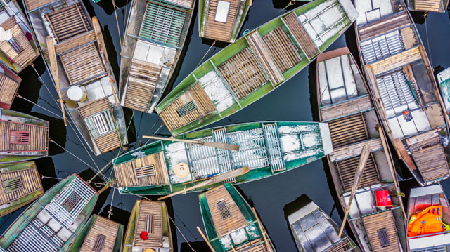 Thuyền trên bến đỗ