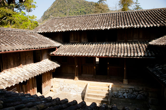 Dinh Thự Vua Mèo 01