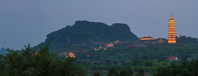 Chùa Bái Đính nhìn từ xa