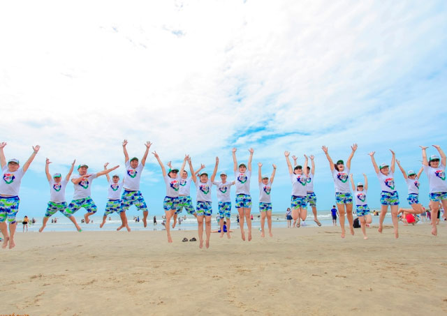 Đơn vị tô chức teambuilding ở bãi biển